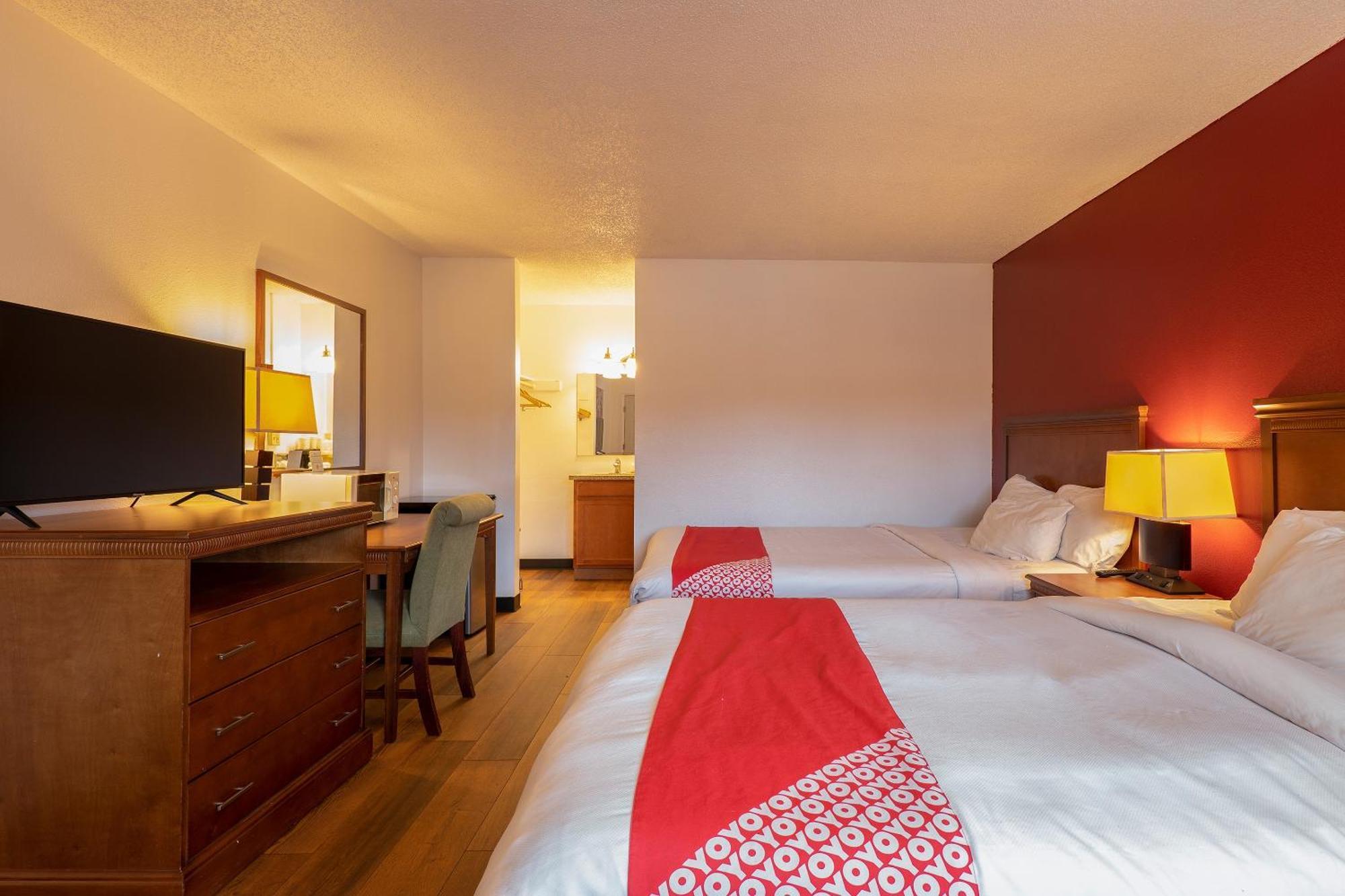 Oyo Hotel Chehalis I-5 South ภายนอก รูปภาพ