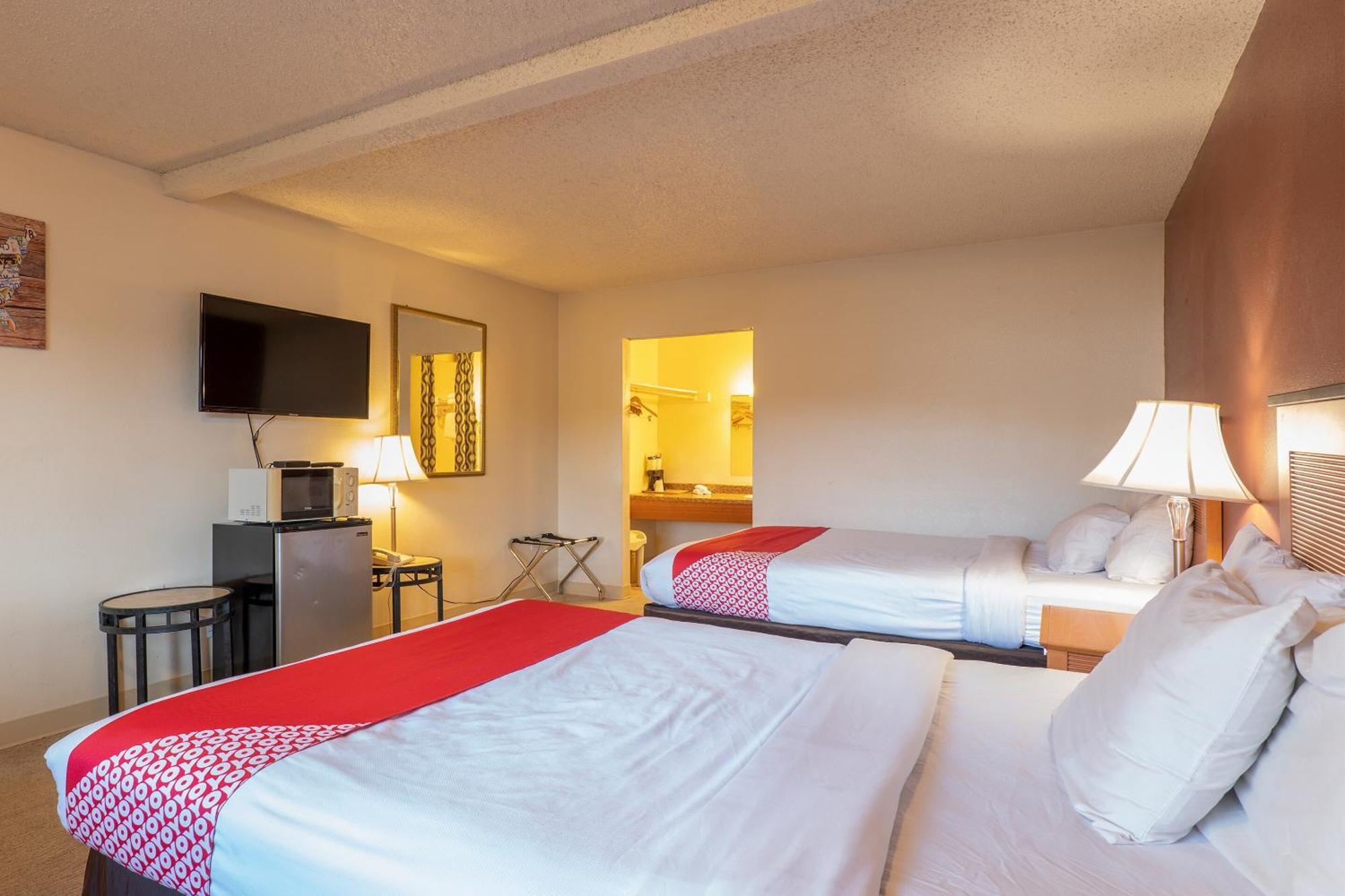 Oyo Hotel Chehalis I-5 South ภายนอก รูปภาพ