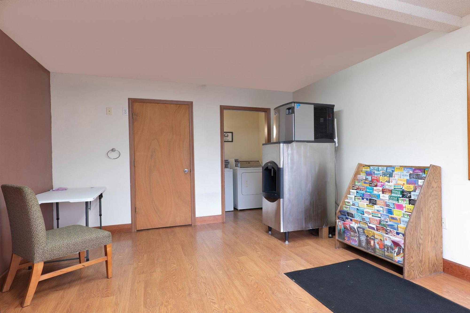 Oyo Hotel Chehalis I-5 South ภายนอก รูปภาพ