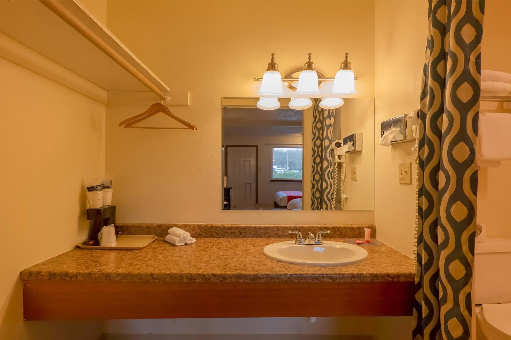 Oyo Hotel Chehalis I-5 South ภายนอก รูปภาพ